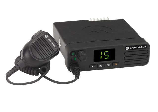 Motorola dm4401e mbar408ne, радиостанция 300-360 мгц (mdm28krc9ra2_n)