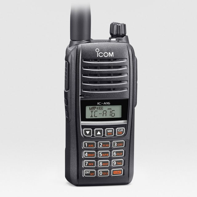Радиостанция AM Icom IC-A16E, шаг 25/ 8.33 кГц, Tx: 118-137 МГц, Rx: 108-137 МГц, Rx погода 161-163МГц, мощность до 6Вт, 200 каналов, Bluetooth, клавиатура, дисплей, ударопрочный корпус, водозащита IP6