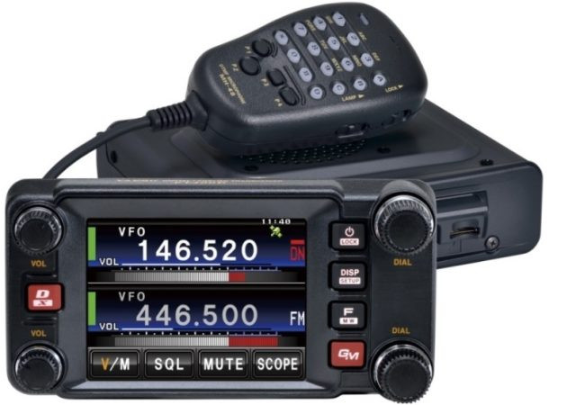 Yaesu ftm-400xd, трансивер